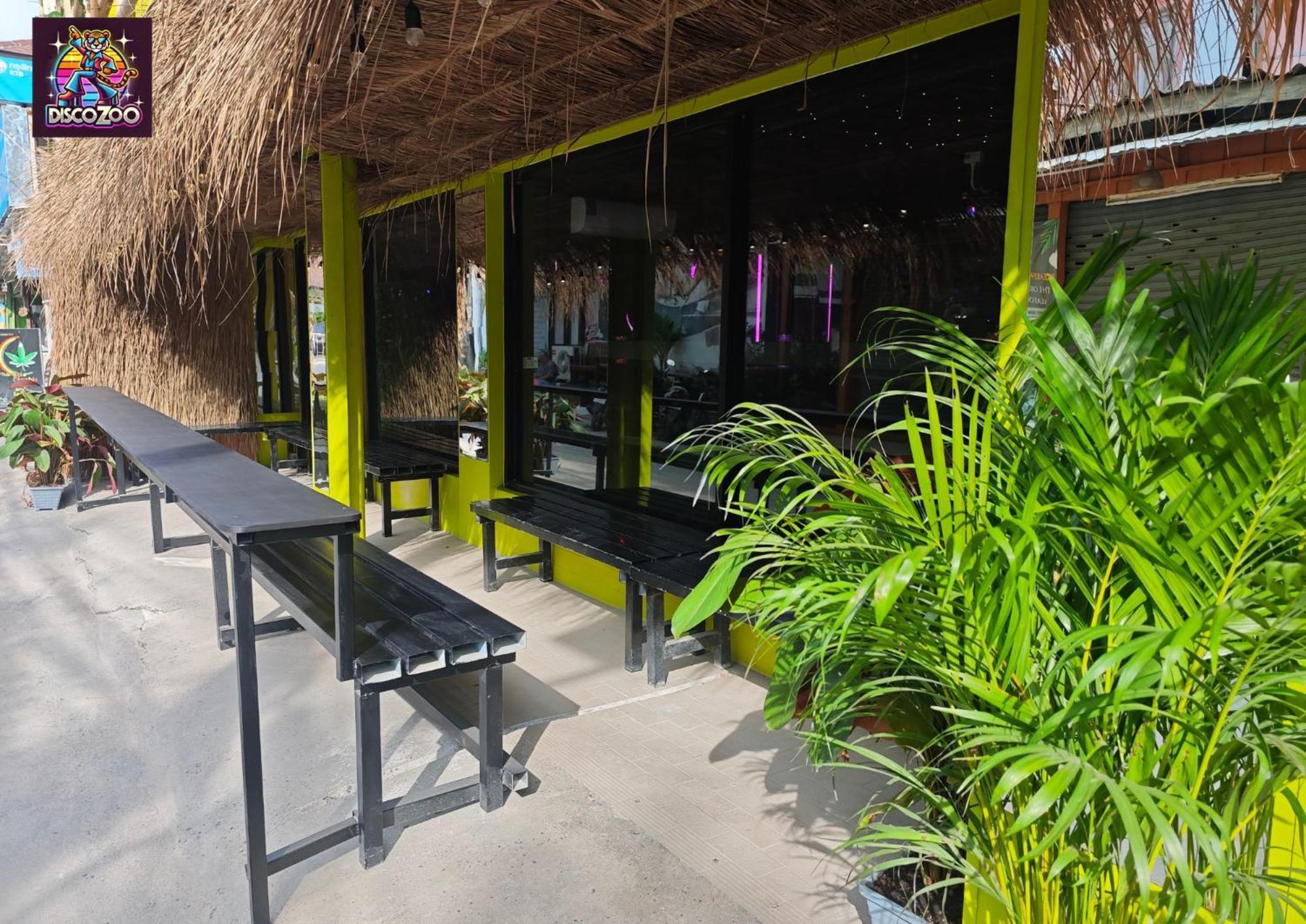 Disco Zoo Bar & Hostel Haad Rin Exterior photo